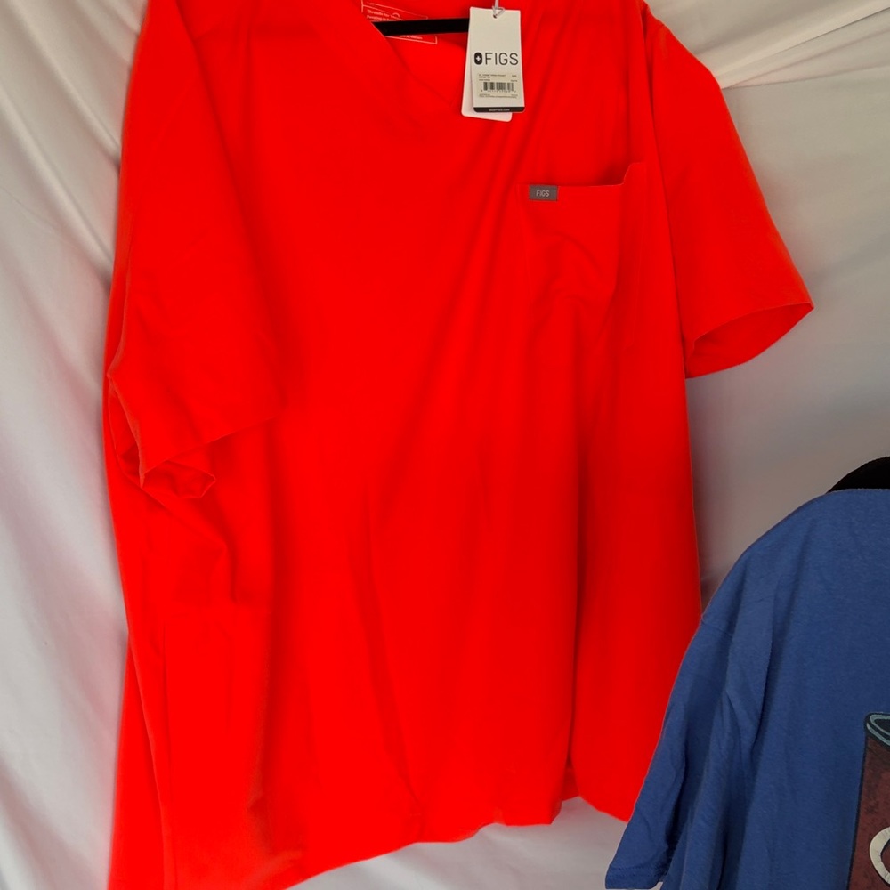 Figs Men’s V-Neck Short Sleeve Medical Scrub Top in Bright Red with Chest Pocket